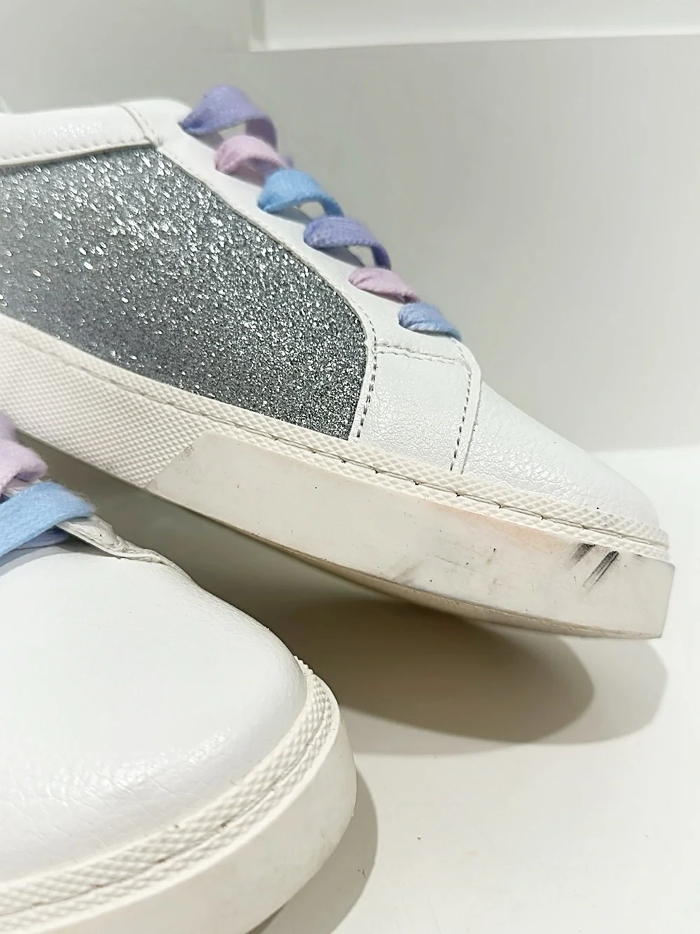 art class White Sneakers with Lavender Star and Iridescent Silver Panels